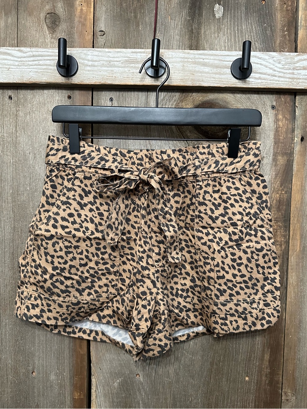 Aerie Glacier Brown Leopard
Camp Short Size Medium